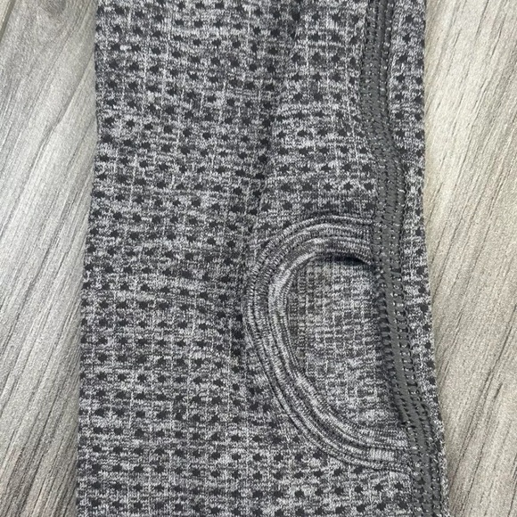 Gymshark Vital Seamless Crop Top Long Sleeve Smokey Grey Marl Women’s Size NWT - Picture 4 of 7